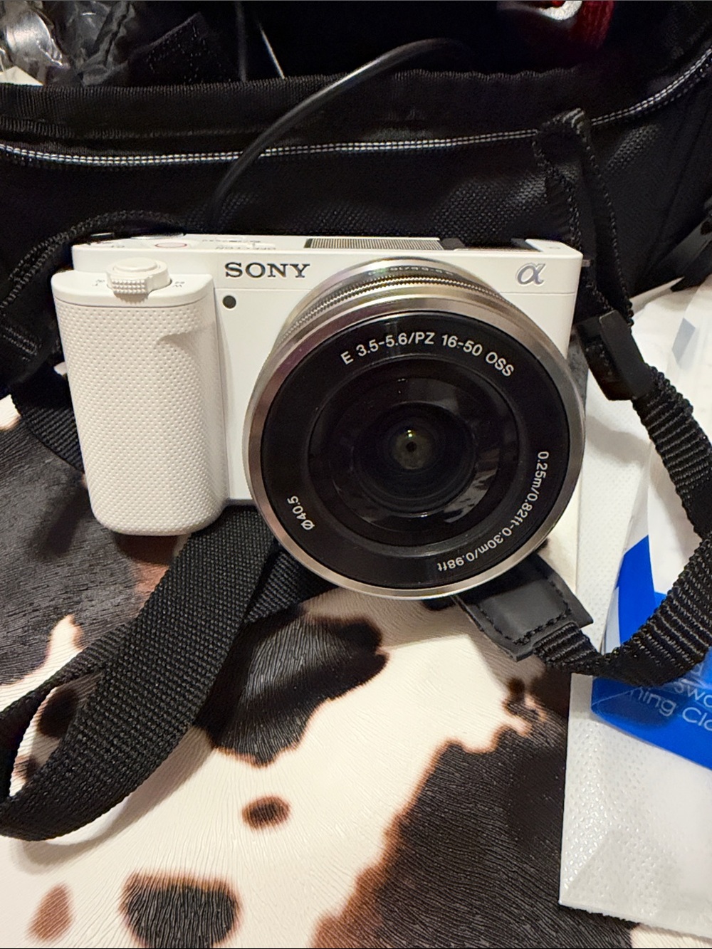 Sony ZV-E10 White Mirrorless Alpha Camera 📸